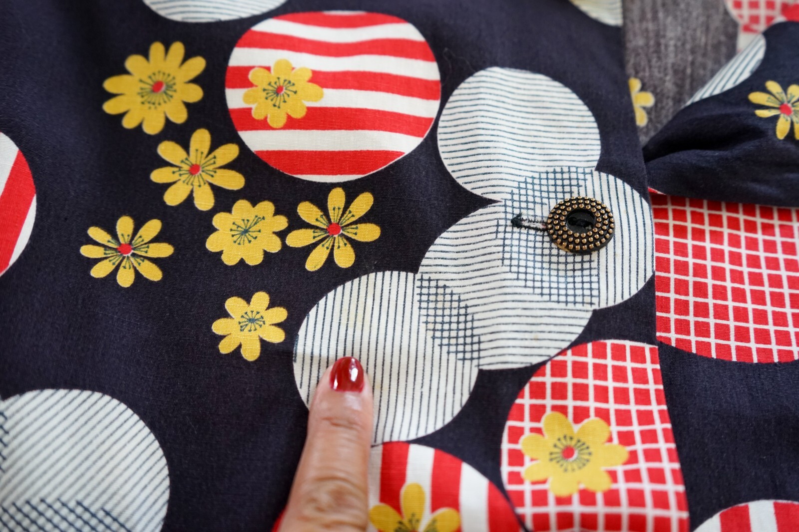 Dutchmaid Vintage 70s Daisy Polkadot Women Button Shirt Size 38 Retro Hippie