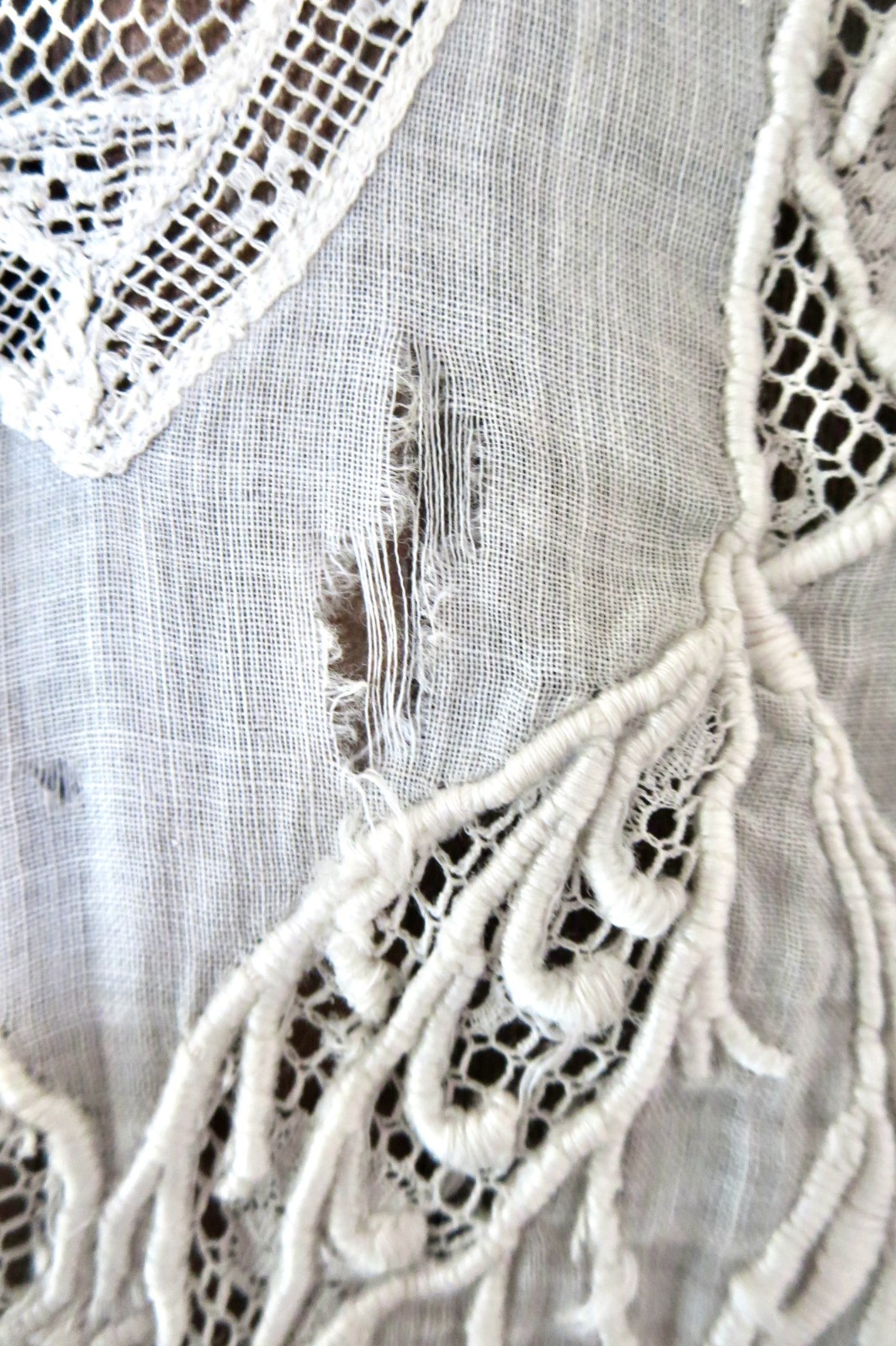 VTG Edwardian White Lace Trimmed Fuchsia Flower Embroidered Shirt Bodice AS IS