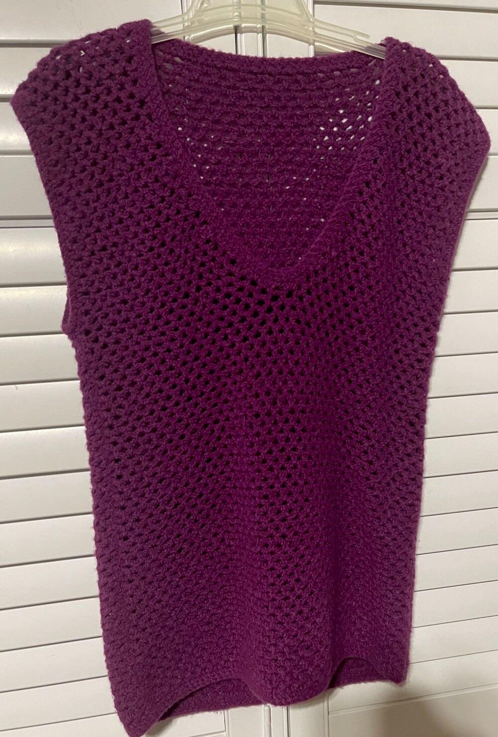 Vintage Hand Crocheted Women’s Vest Purple Plum Color 18” Pit-Pit 26 1/2” L Med.