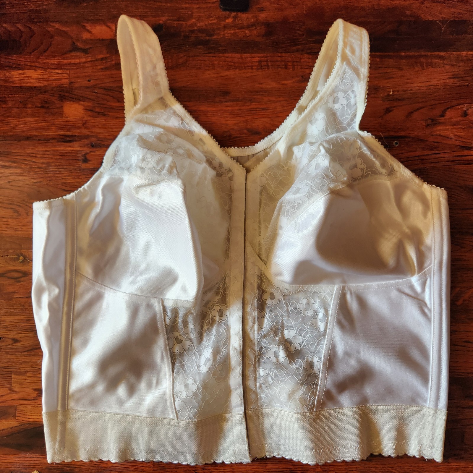 Vintage Vanity Fair Woman White Longline Bra 42D Floral Lace Front Closure