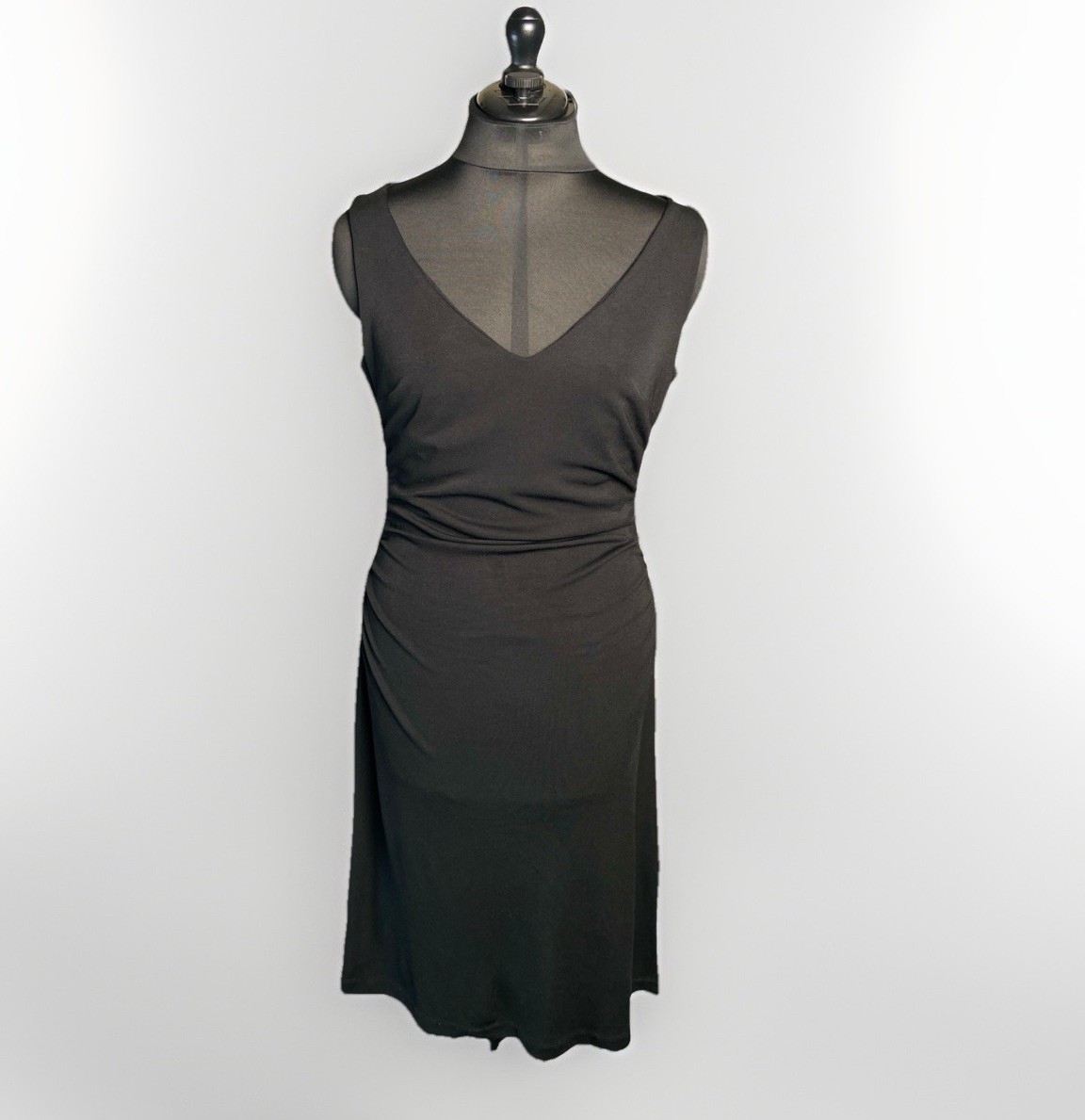 Vintage Y2K BCBG Paris SZ M Black Sleeveless Midi Dress V-neck Slit Ruched Sides