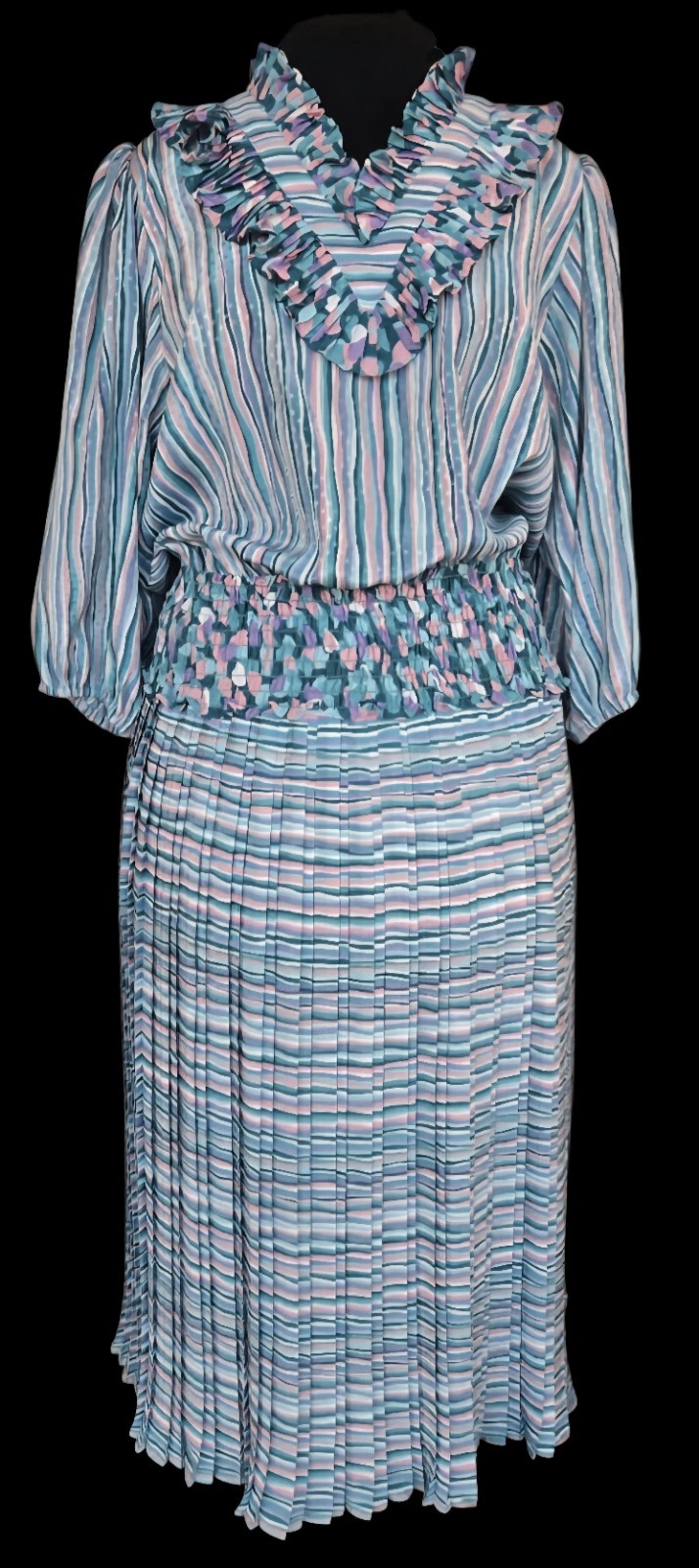 1980s SUSAN FREIS 2pc Smocked Ruffled Collar Blouse And Pleated Skirt Set Size S