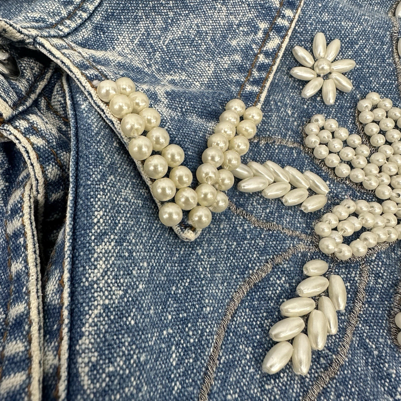 VTG Pretty Bleu Womans Floral Embellished AcidDenim WashWestern RetroTop L READ