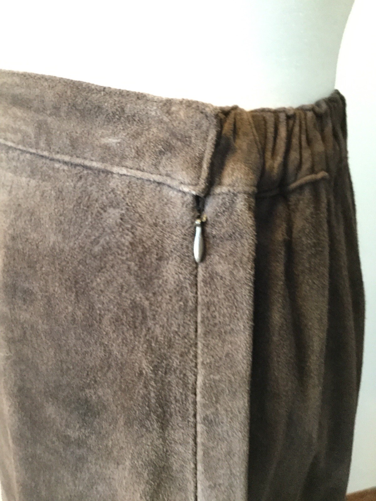 Vintage Deep Plum Purple Suede Midi Skirt by Dialog Size 6 1980’s 1990’s (076)