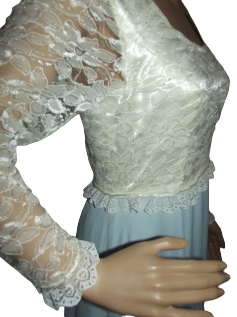 Vtg Blue & Ivory XS Lace Long Wedding Dress back buttons square neck hand made