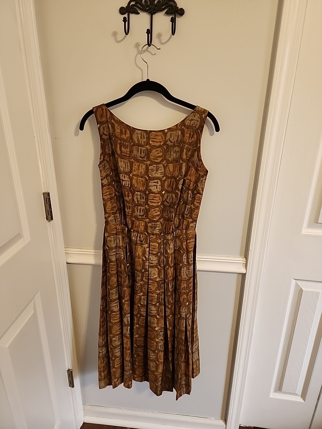 Women’s Vintage Brown Dress 26 Inch Waist