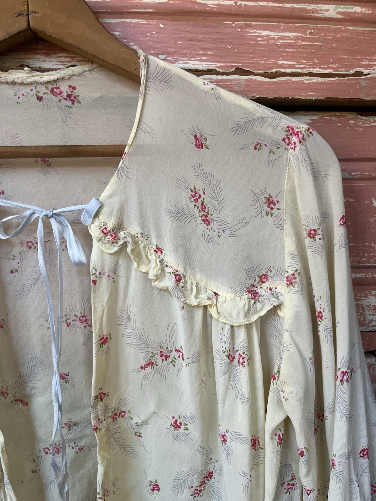 40s 50s Antique Vintage Rayon Floral Cottagecore House Jacket Ruffle Blouse S/M
