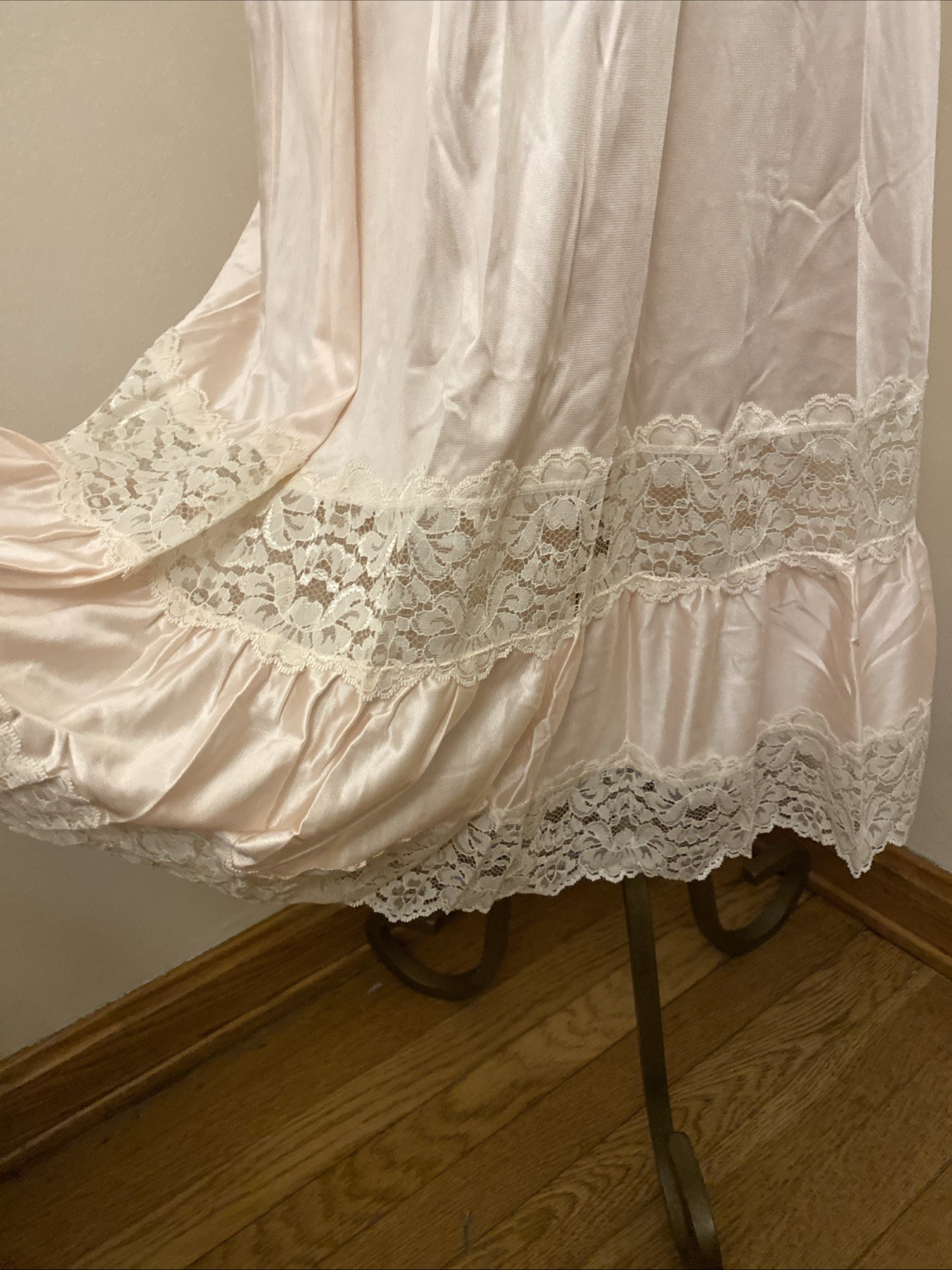 Vtg. Applause Half Slip Pink/ Lace Full Sweep Size Small New