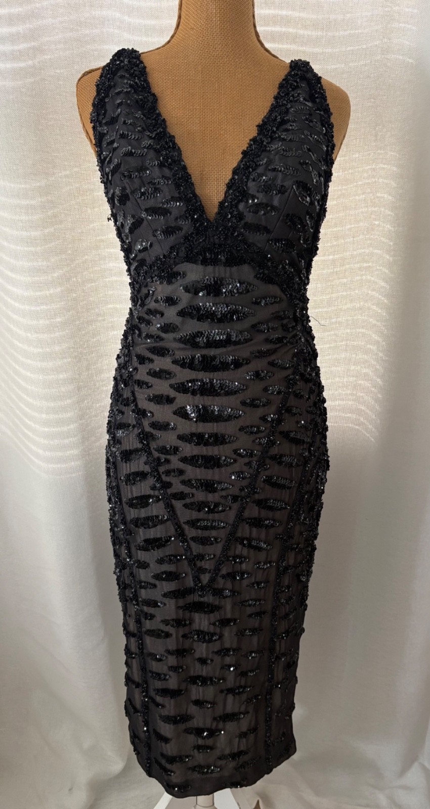 Black 100% Silk Sequin Dress Size 6 V-Neck Cross Back Cocktail Evening Midi