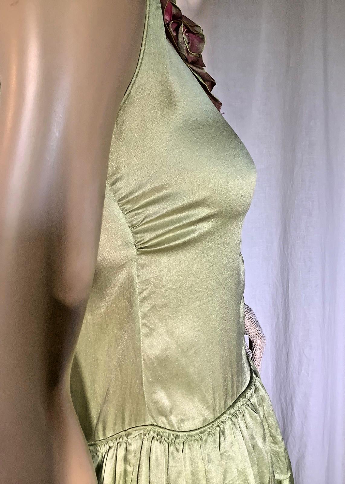 Vintage 1920s Flapper dress Green ruffled Satin silk Sleeveless XS ribbon trim