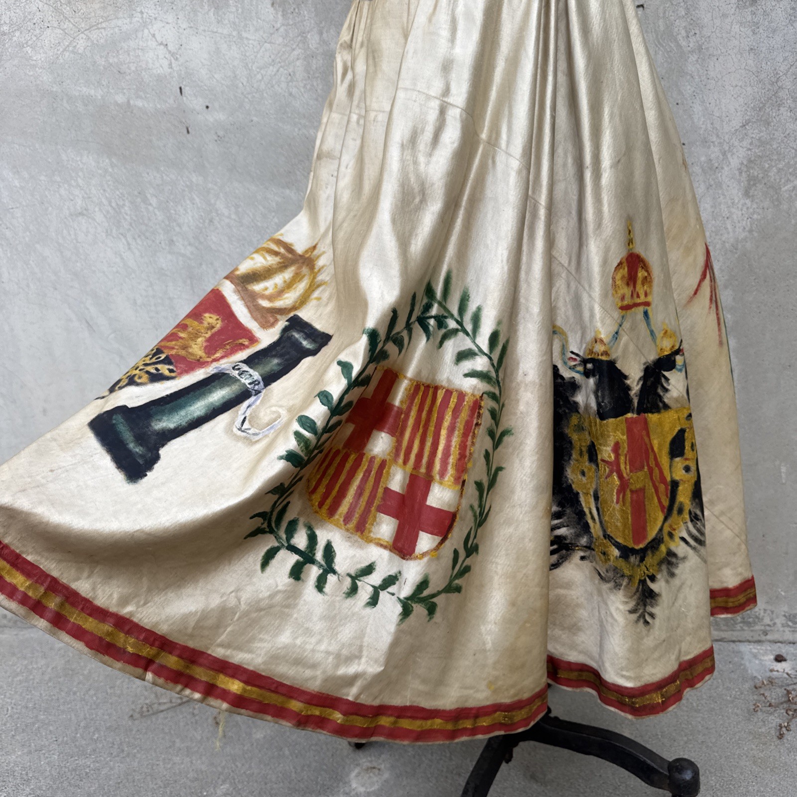 Vintage 1930s Hand Painted Silk Satin & Gold Lamé Dress Crests Snakes Lions