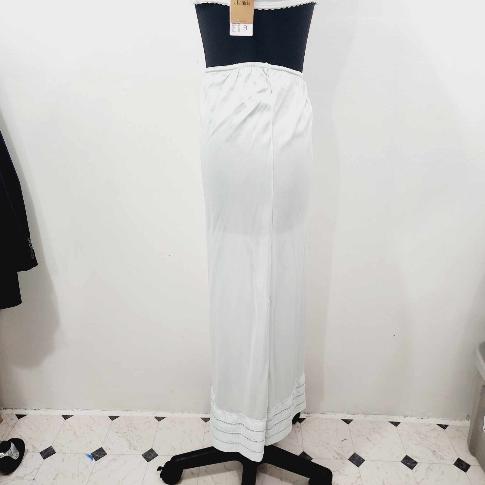 Vintage Camelot 1970s Anti-cling Mint Green Antron Nylon Maxi Slip Women’s Sz L