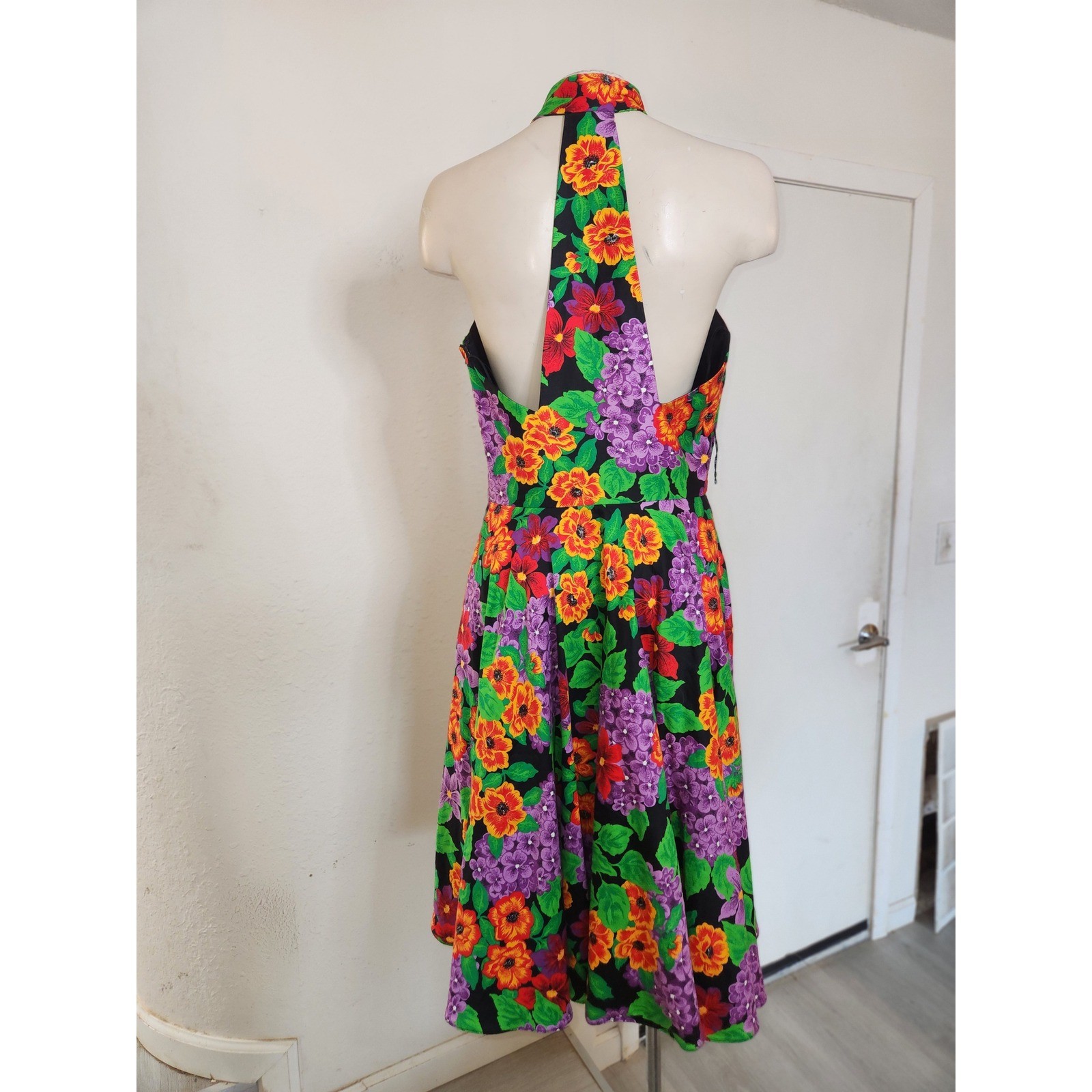 AJ Bari Vintage Halter Floral Dress Black Orange Purple Open Back Pockets 12