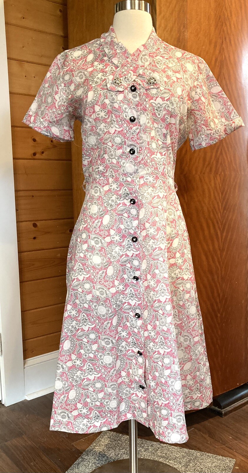 Vintage 1950s nylon dress, shirt waist red white black paisley floral B 40