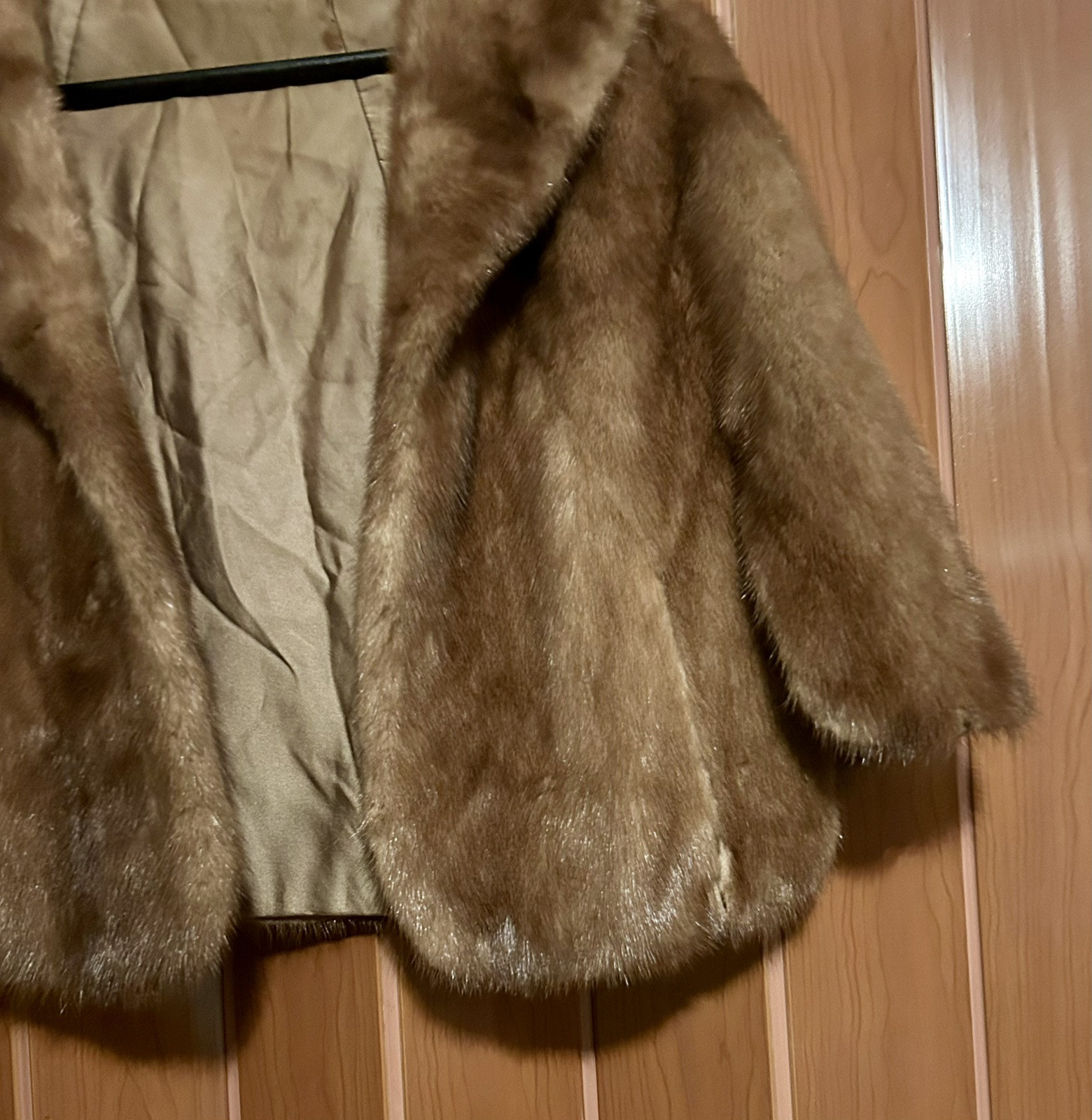 French Mart Vintage mink cape stole Slight Pulling At Interior Neck & 1 Pocket