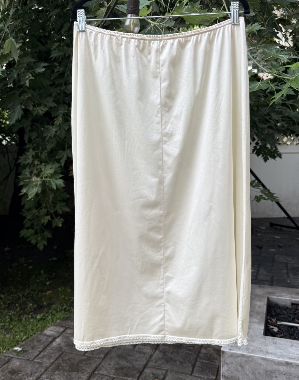 Vintage Vanity Fair Half Slip Womens L Ivory Nylon Midi Length Lace Trim USA GUC
