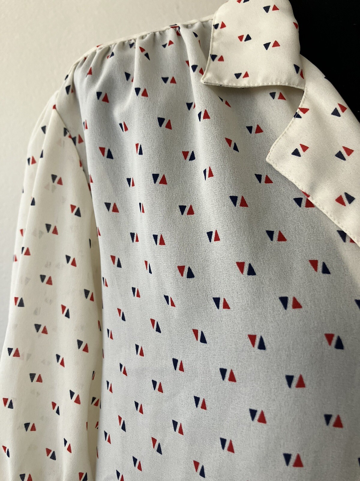 Vintage ’80s Laura & Jayne Short Sleeve Button Down Blouse Sheer Geometric Large