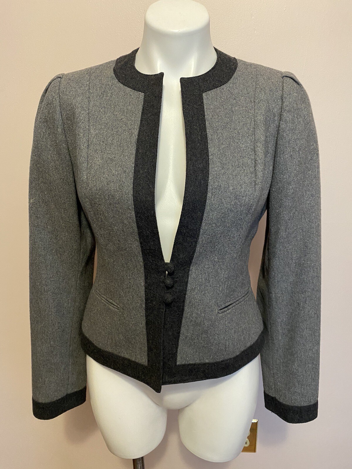 Vintage 80s Sasson Wool Blend Gray Embroidered Flower Blazer Cropped