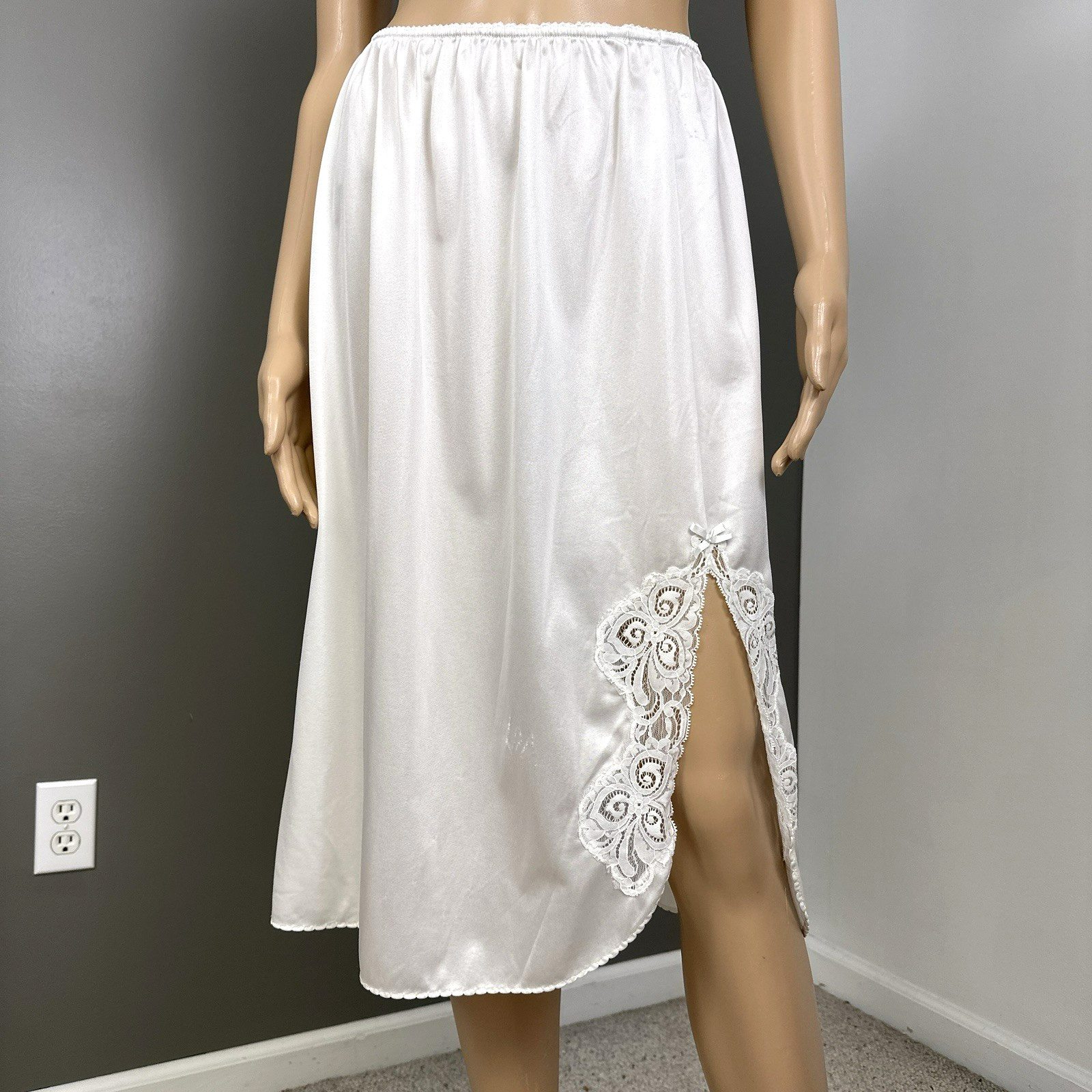 Vintage Bali Half Slip Skirt Size XL White Antron III Nylon Lace Slit USA Made