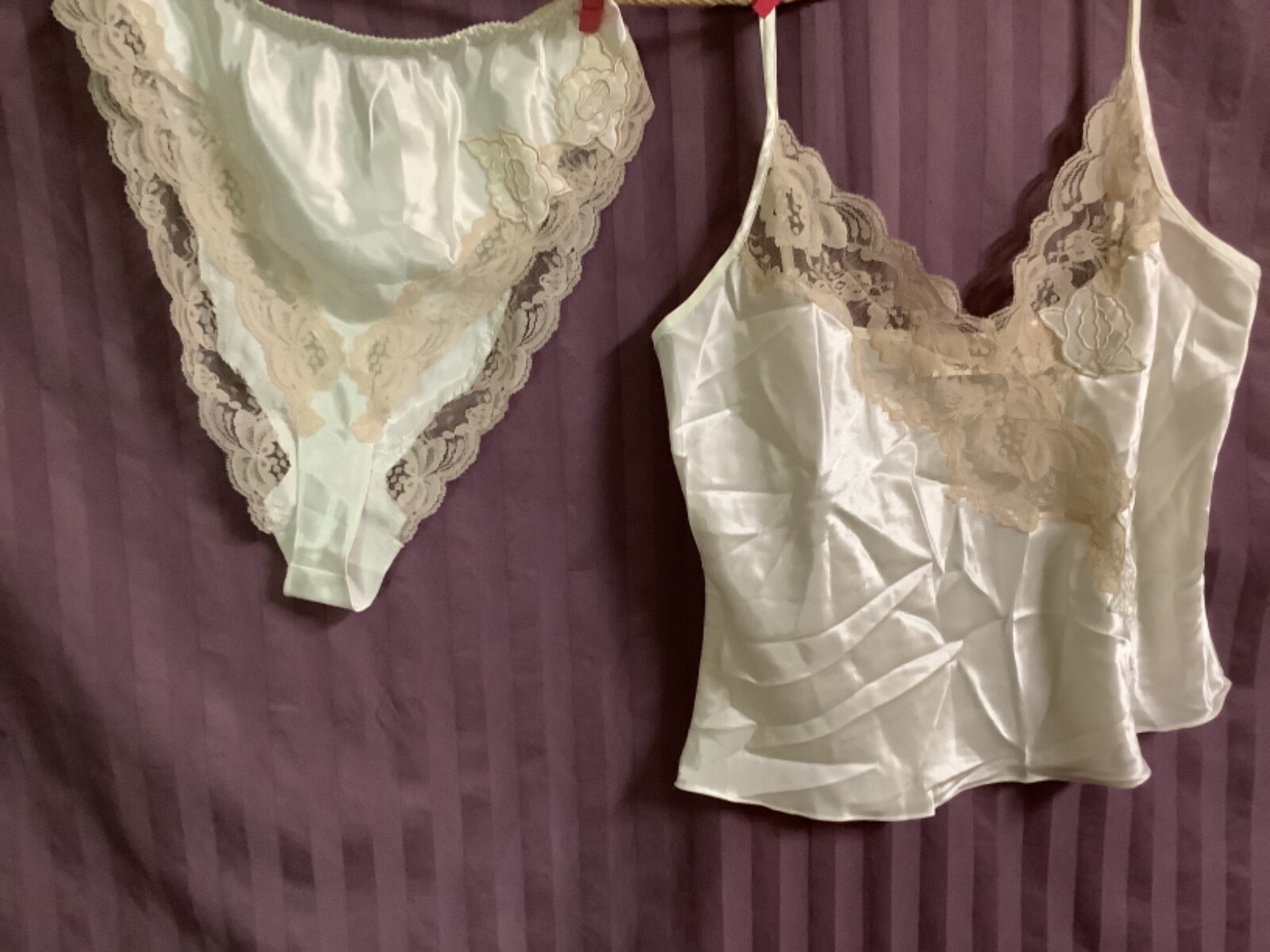 VINTAGE 90’s VICTORIA SECRETS GOLD LABEL CAMI & HIGH CUT PANTIE SET CREAM &IVORY