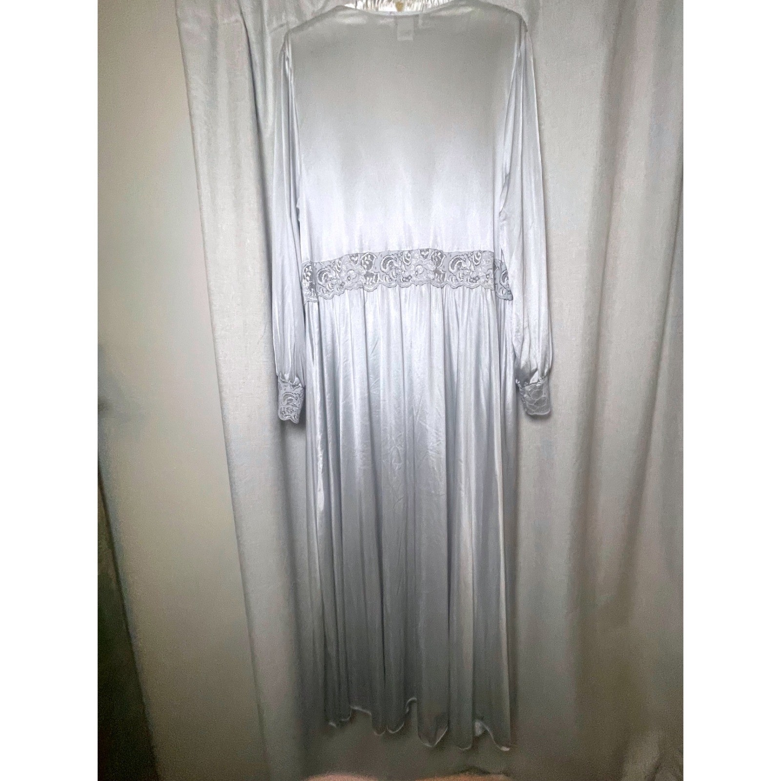 Vintage Shadowline Silver Lace Duster Robe 1X Long Nylon Peignoir Romantic