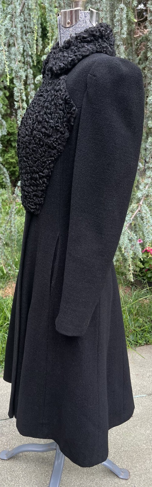 VINTAGE 1940’s ART DECO BLACK WOOL PERSIAN LAMB FUR COAT