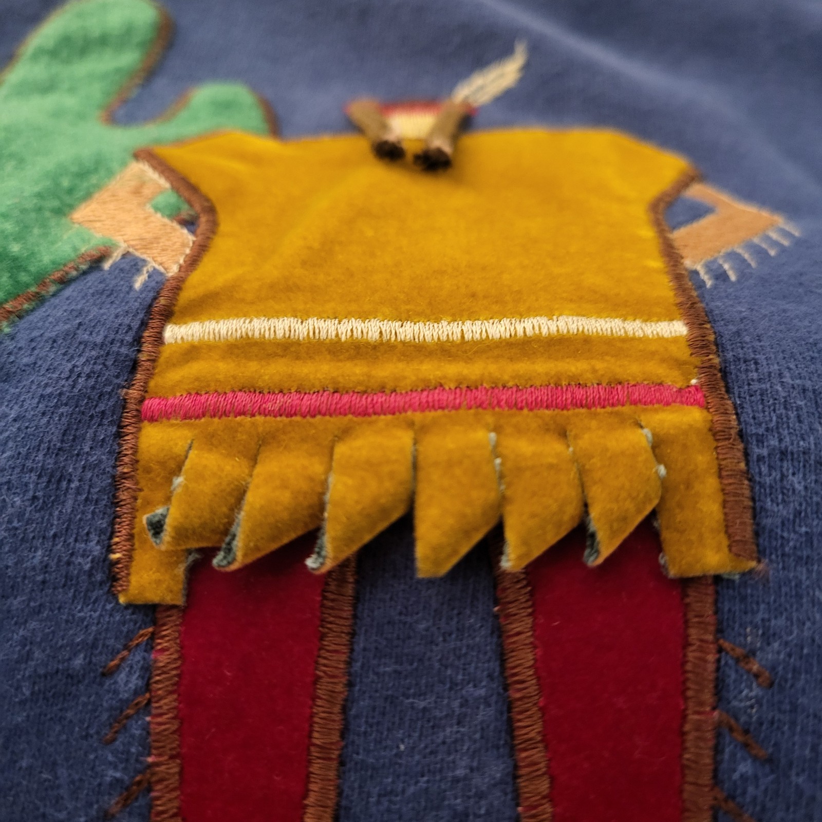 VTG 1990s ORSEN BY MIZUMI 3D Fiber Arts INDIAN Figure Blue Sweatshirt Size S-M