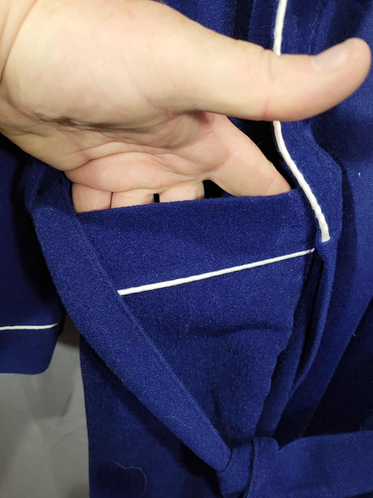 Vtg Famous Bodies Lounge Bath Robe blue Color Chest 34″ Shoulder 32″ Made USA