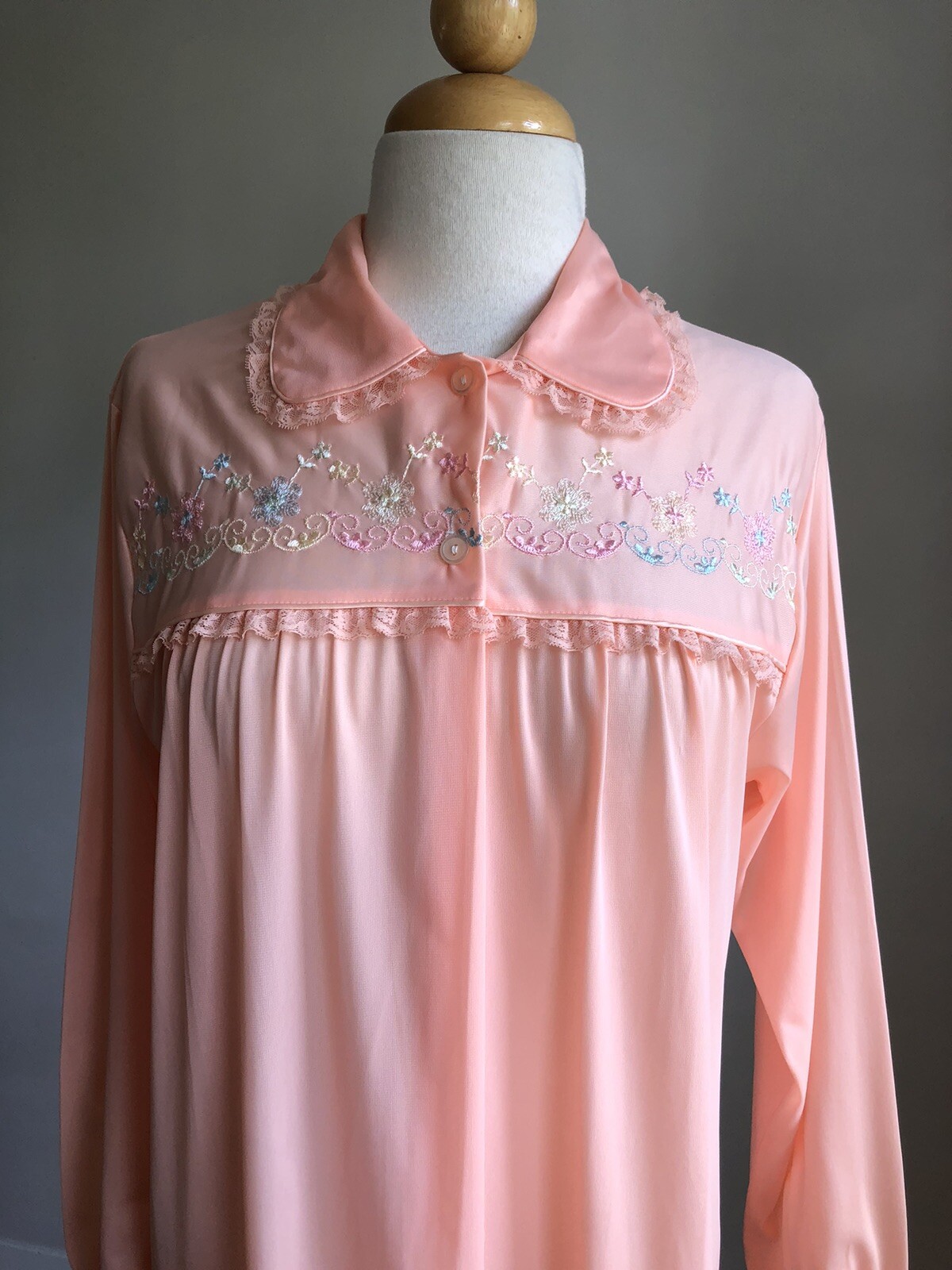 STUNNING VTG KATZ Peach Nylon & Lace Embroidered Nightgown Lingerie SZ S