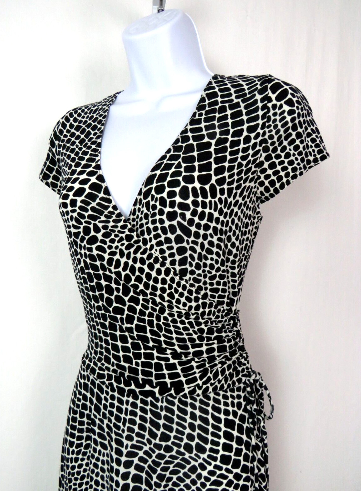 VINTAGE 1980s – 1990s POLY SPANDEX ALLIGATOR PRINT STRETCH DRESS GATHER OVERLAP