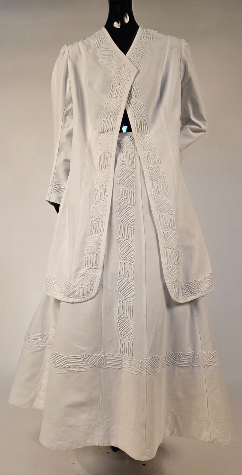 ANTIQUE EDWARDIAN 2 PC WHITE WALKING SUIT W SOUTACHE DETAILING