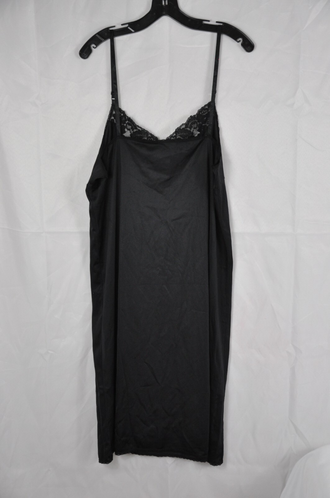 90s VASSARETTE Slip 100% Nylon Black Silky Floral Lace Bodice Slip Size 28″44/50