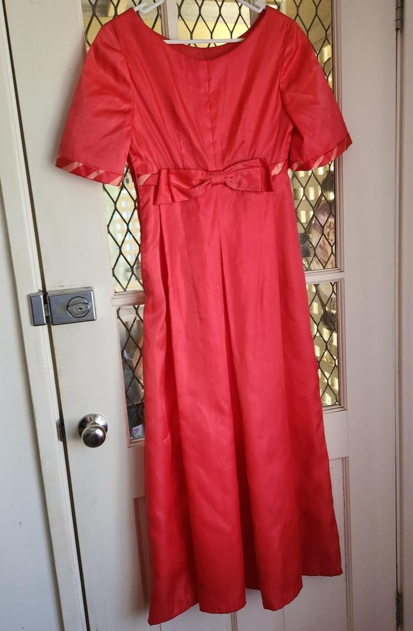 VTG 60s Empire Bodice & Princess Style Backline Dress W Ornate Large Bow SZ 8/XS