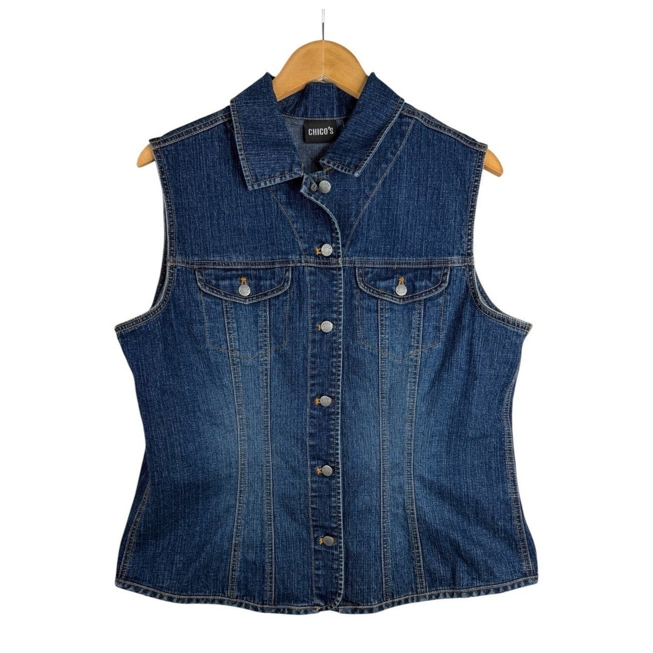 Chico’s Denim Sleeveless Button Down Vest Top size Large Blue