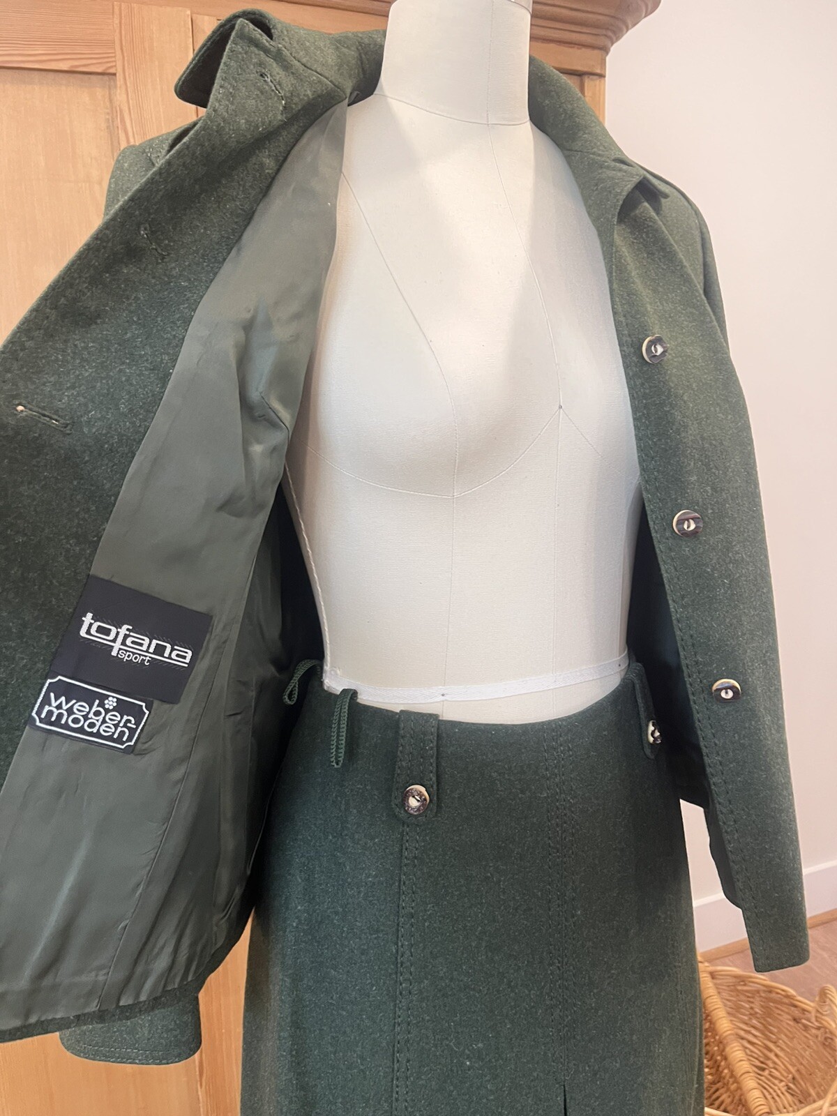 VTG Tofana Sport German Wool Bavarian Skirt-Suit, Wood Buttons Forest Green S/42