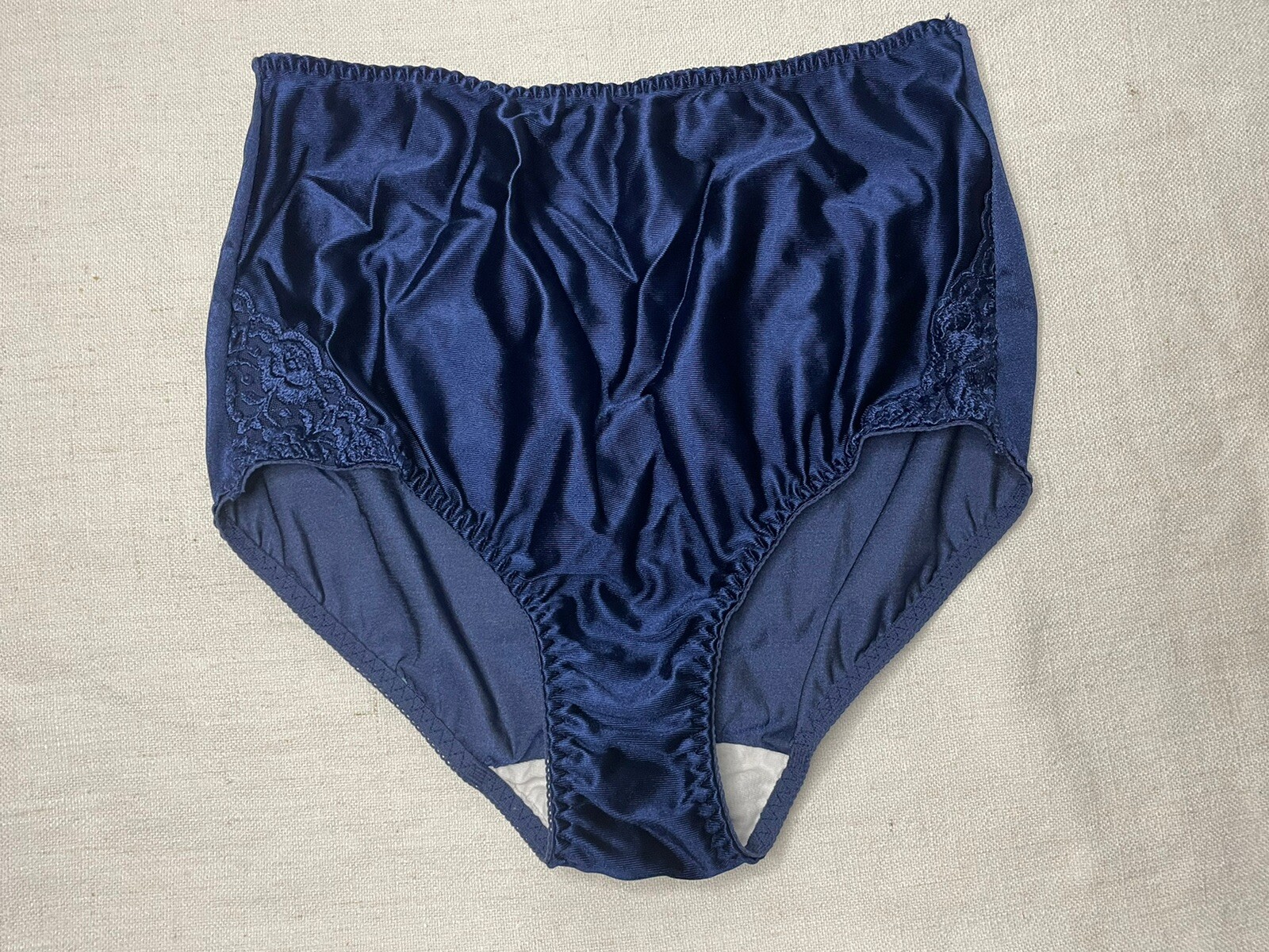 Vintage Vanity Fair Sissy Silky Satin Nylon Panty Medium 6