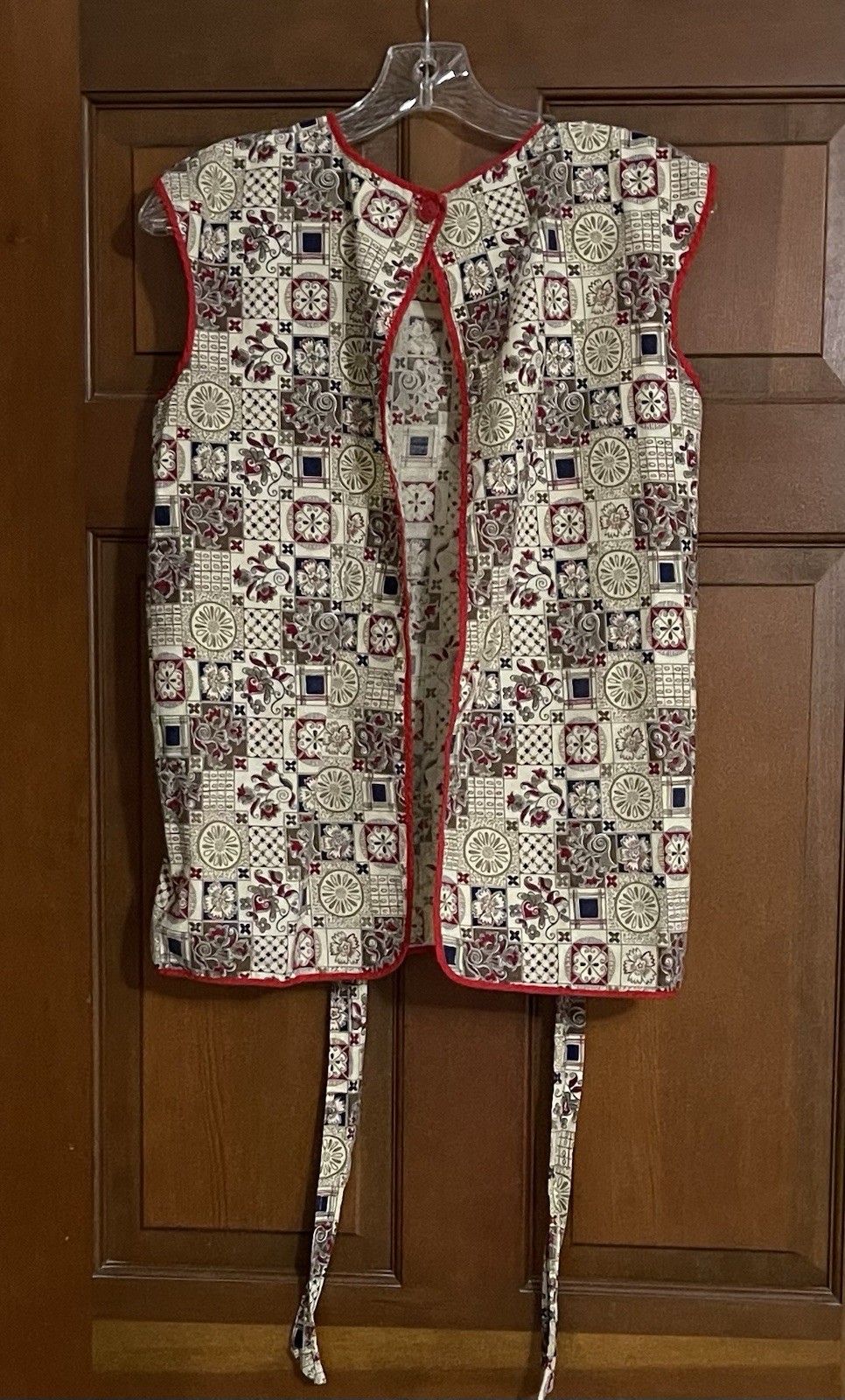 Vintage Craft Apron Smock Back Button Closure And 2 Waist Ties 2 Front Pockets