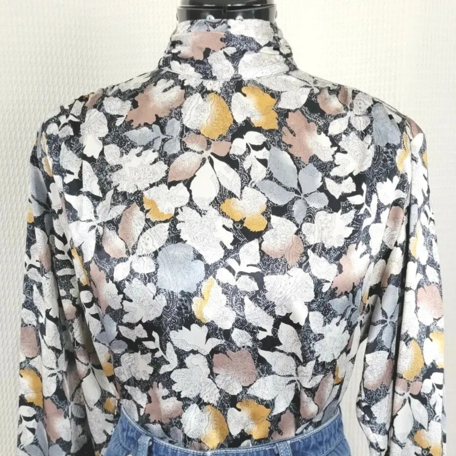 Vtg Notations Black/White/Grey/Brown Paisley Print over Leaf Print Blouse Sz 8