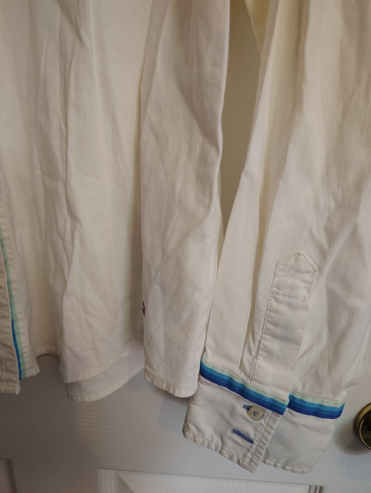 Title: Vintage 90s Tommy Hilfiger White Button-Down Shirt (Made in Hong Kong)