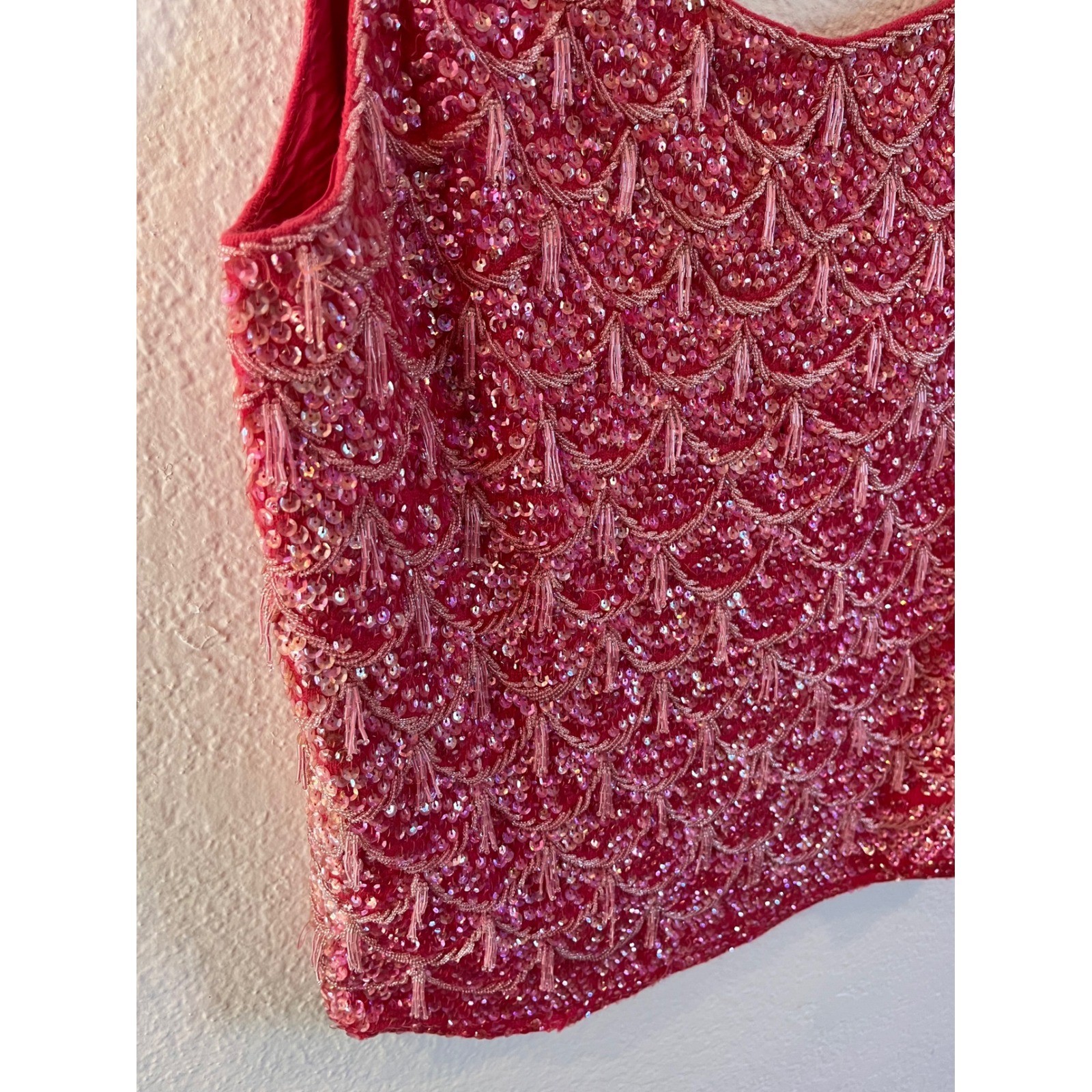 Sequin Tassel Zephyr Wool Vintage Med Hot Pink Mermaid Scale Beaded Tank Top