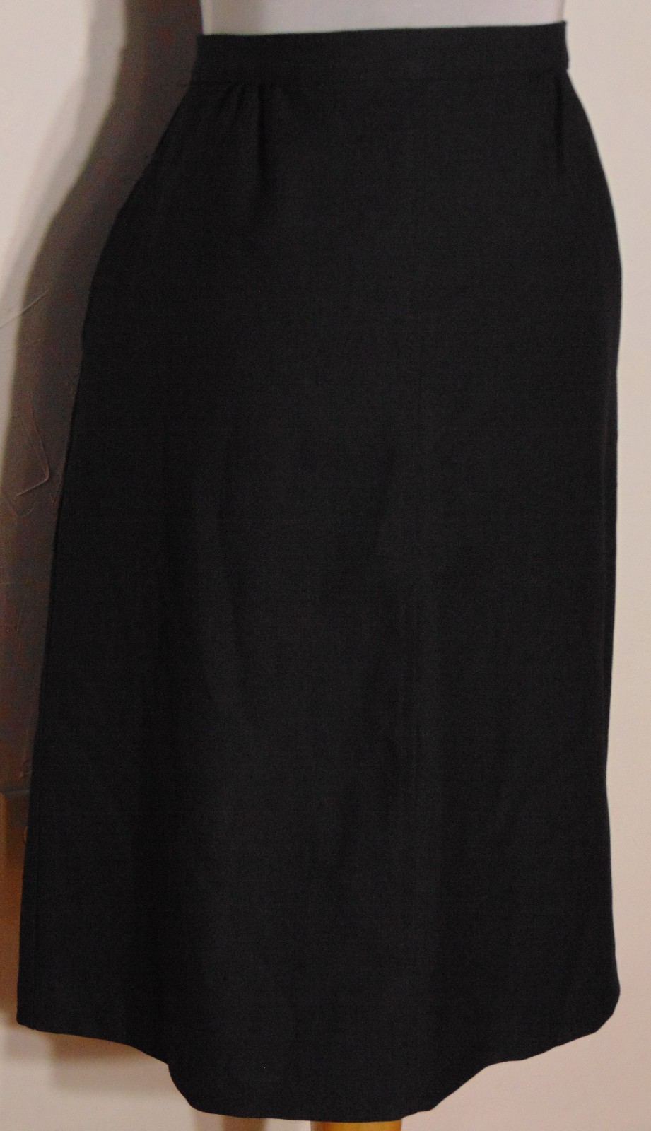Levi’s Women’s Vintage Black Pleated Front Slash Pocket A-Line Skirt Size 12