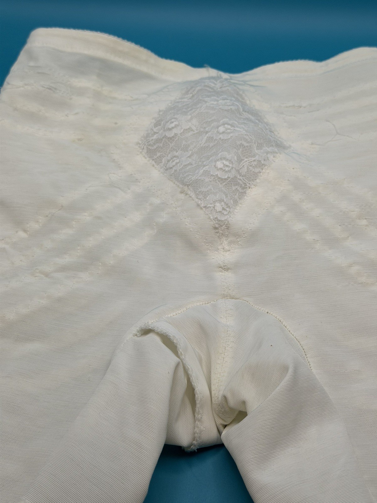 VINTAGE LADIES GIRDLES / GARTERS / SEARS BEST & SHAPETTE BY RAGO/ MEDIUM 27-28