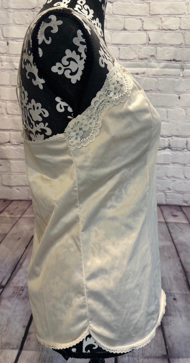 VTG 80’s Greenco Maid Women’s Beige All Nylon Tricot Floral Lace Trim Camisole L