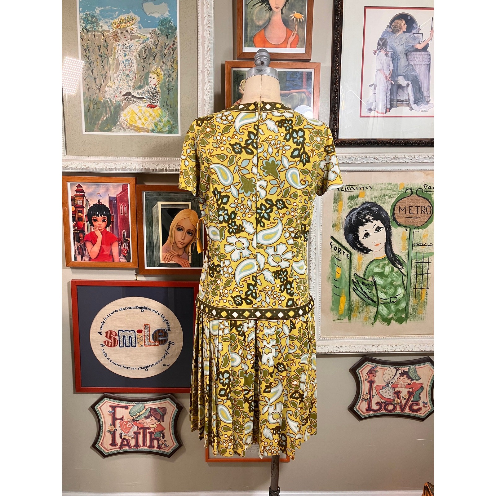 Vintage 1970s Sacony Ciella Dropped Waist Dress Yellow Paisley Floral Pleated