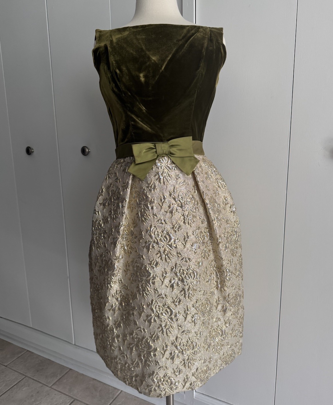 Vintage 1960’s Cocktail Party Dress Velvet Top Satin Bow Gold Brocade Lame Skirt