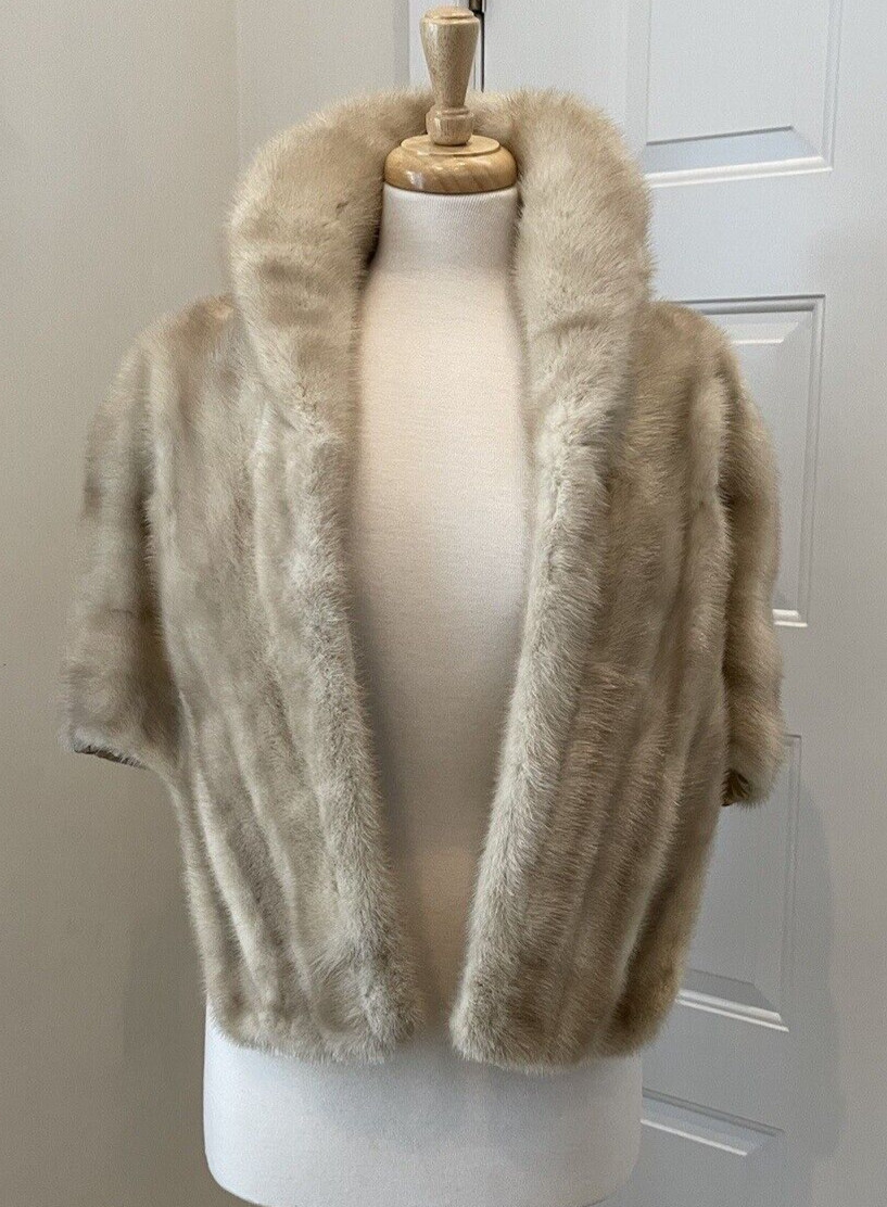 Vintage Beige Mink Fur Stole/Wrap/Caplet With Pockets