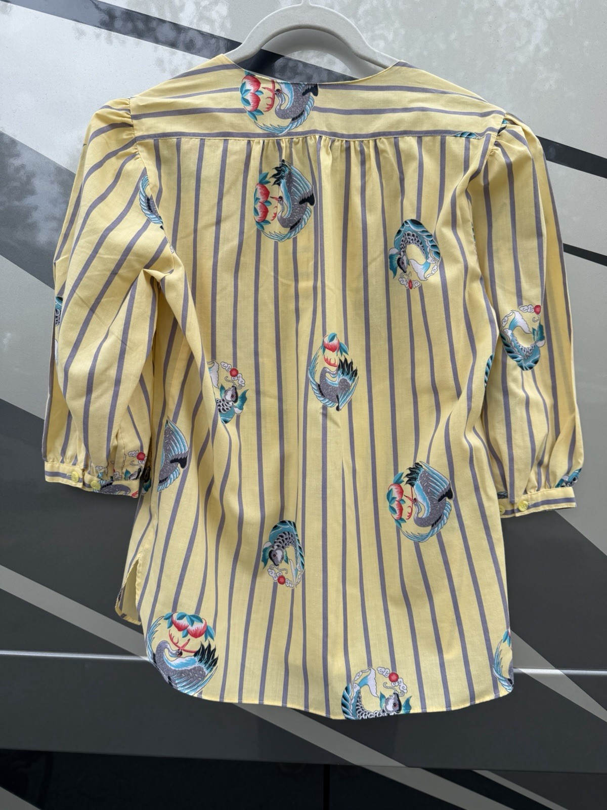 Vintage 70s Bennington Court yellow striped Asian cranes poplin popover blouse M