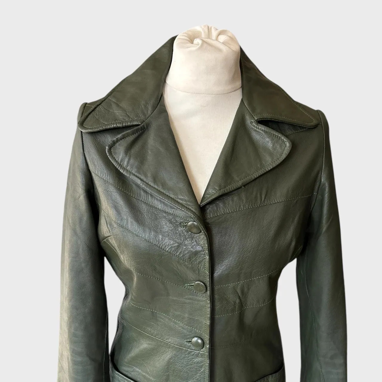 Vintage 70s Dark Green Leather Jacket: Fitted Waist, Retro Boho size US4