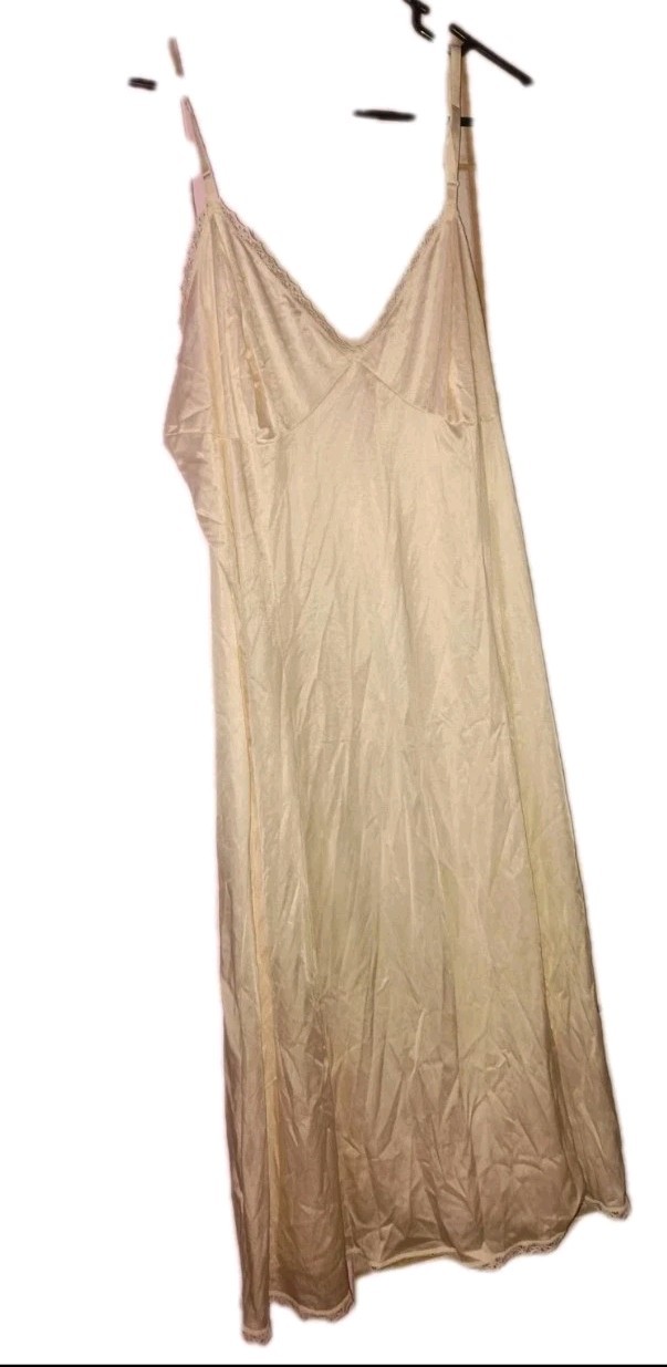 VANITY FAIR OffWhite Nylon Full Slip Lace Size Large 40