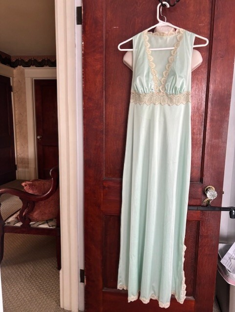 Sexy 50s Vanity Fair Nightgown Semi Sheer Satin green Slit SZ 36 All Nylon